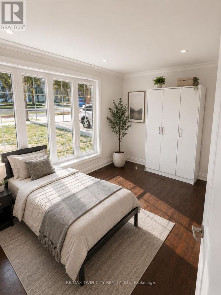 Property Photo:  962 Midland Avenue  ON M1K 4G3 