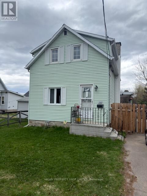 Property Photo:  715 Mary Street  ON K8A 5X8 