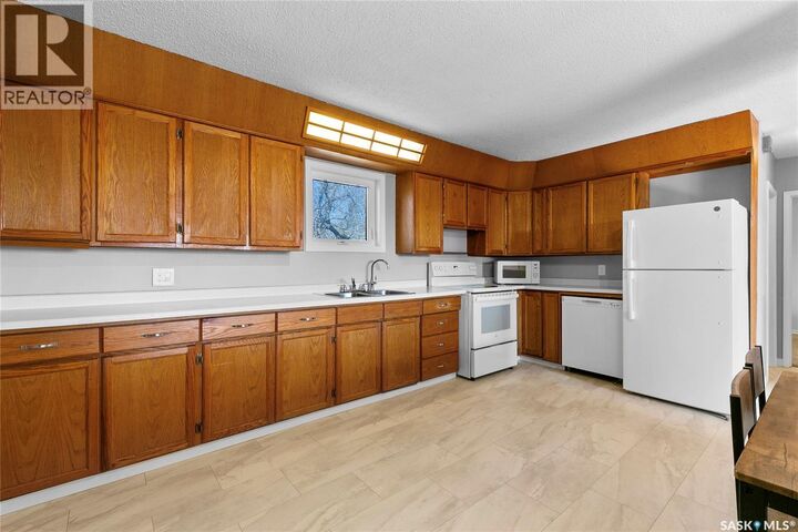 Property Photo:  128 Pearson Street  SK S0G 1J0 