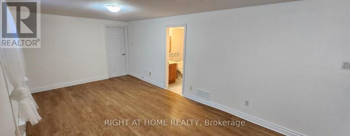 Property Photo:  990 Midland Avenue 1  ON M1K 4G6 