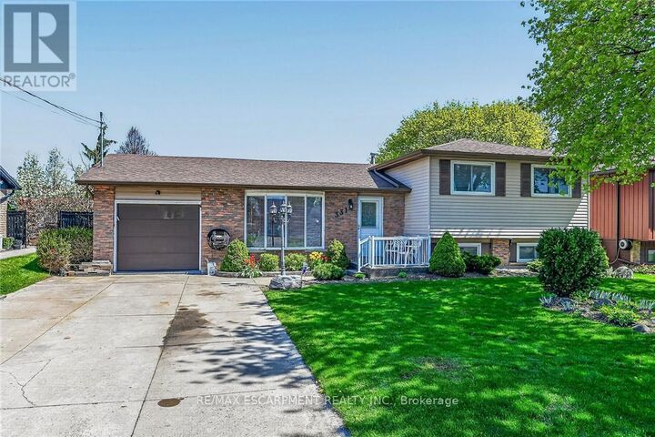 Property Photo:  331 Maccrae Drive  ON N3W 1K5 
