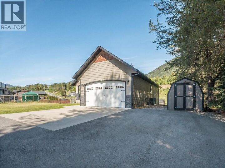 Property Photo:  892 Waterloo Road  BC V1N 4K8 