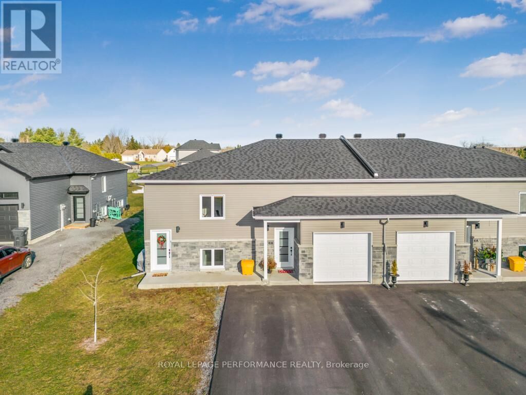 Property Photo:  6 Maxime Court A  ON K0A 2A0 