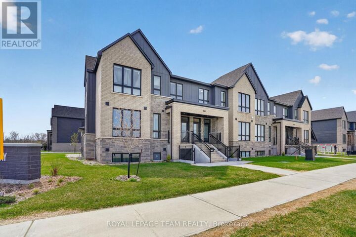 Property Photo:  830 Roger Griffiths Avenue C  ON K2S 3A9 