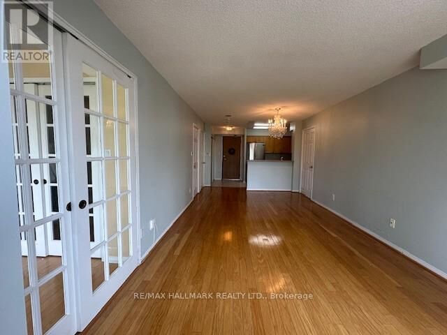 Property Photo:  233 Beecroft Road 520  ON M2N 6Z9 