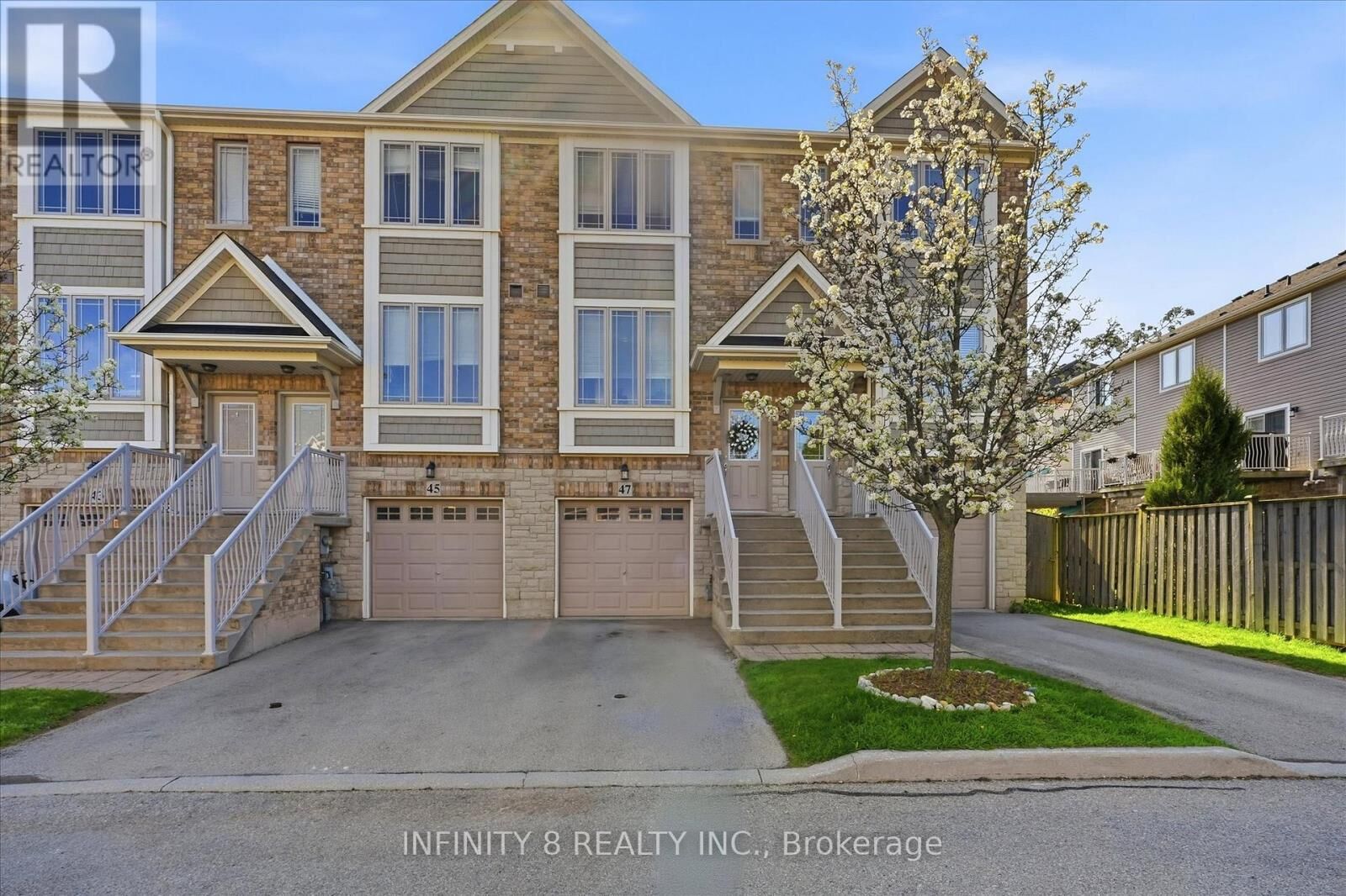 Property Photo:  8 Hemlock Way East 47  ON L3M 0B5 