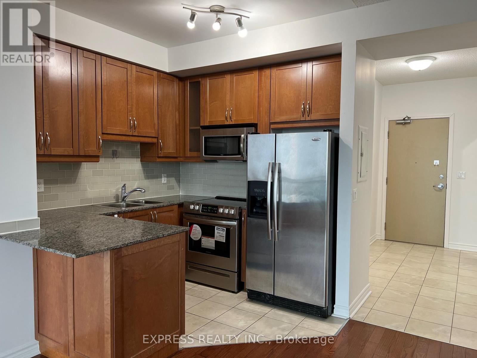 Property Photo:  18 Holmes Avenue 1402  ON M2N 0E1 