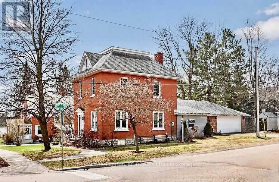 Property Photo:  402 Christie Street  ON K8A 4R9 