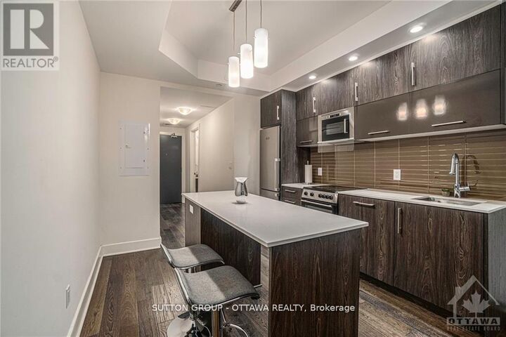 Property Photo:  255 Bay Street 208  ON K1R 0C5 