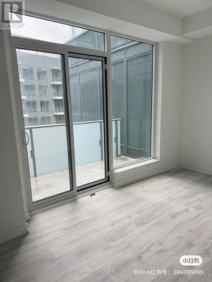 Property Photo:  8 Olympic Garden Drive  ON M2M 0B9 