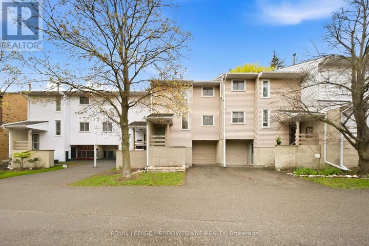 Property Photo:  8 Lynden Circle  ON L7G 4Y8 