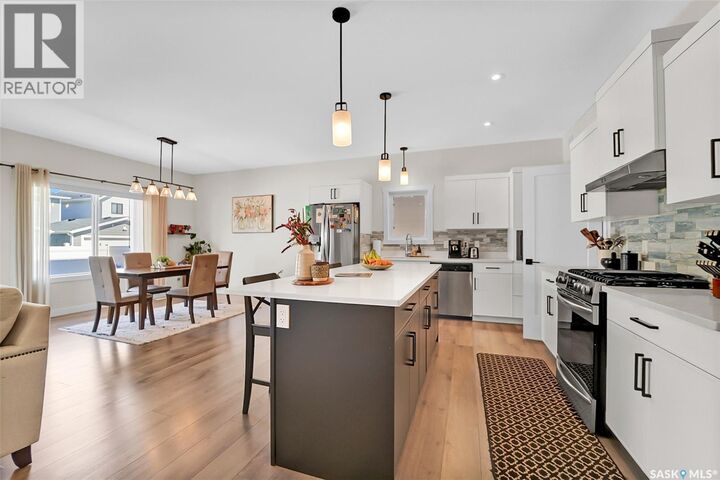 Property Photo:  527 Keith Turn  SK S7V 0Y1 