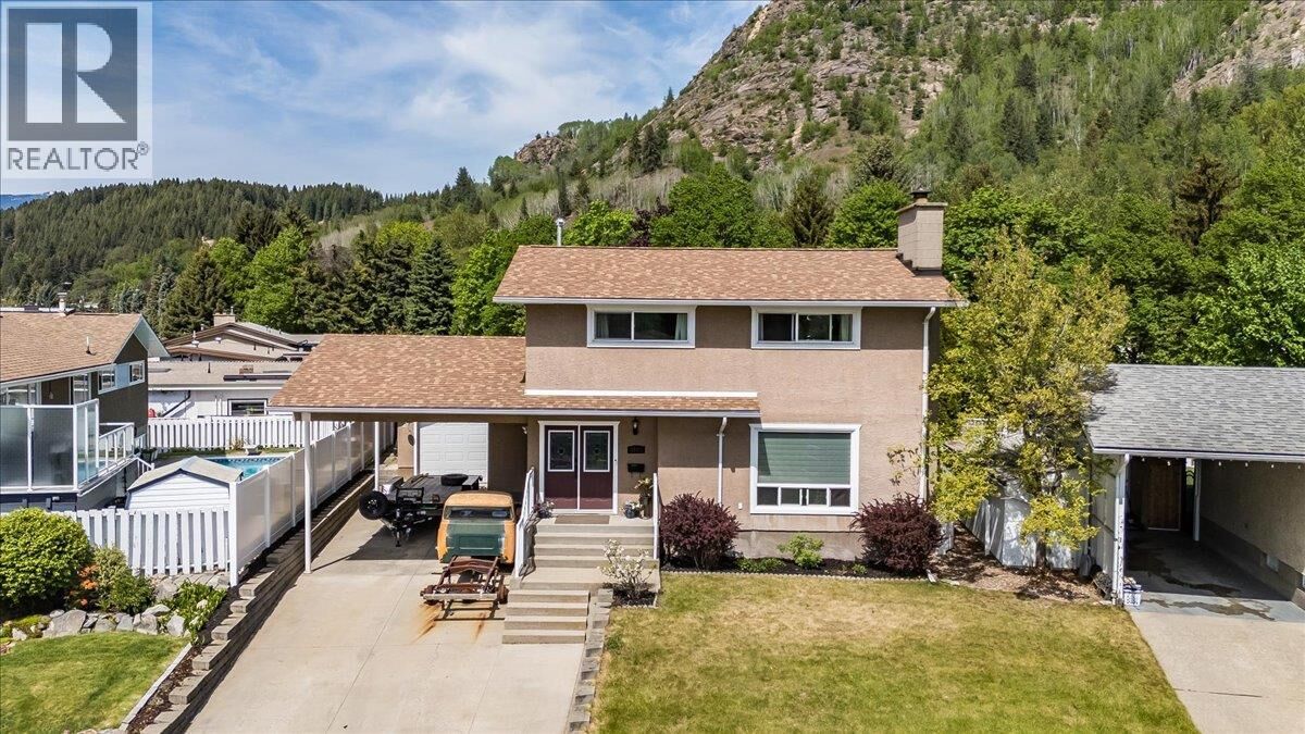 Property Photo:  3715 Woodland Drive  BC V1R 2V6 