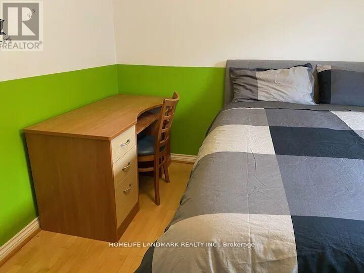 Property Photo:  846 Cardington Street South Autum  ON L5V 1Z7 