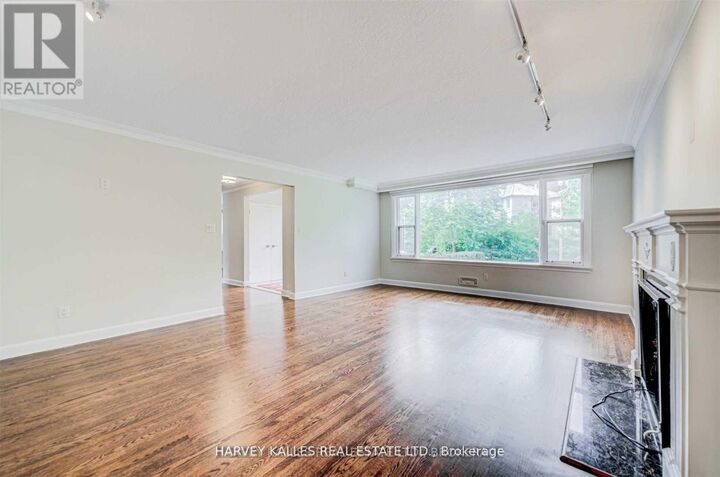 Property Photo:  209 Lytton Boulevard  ON M4R 1L6 