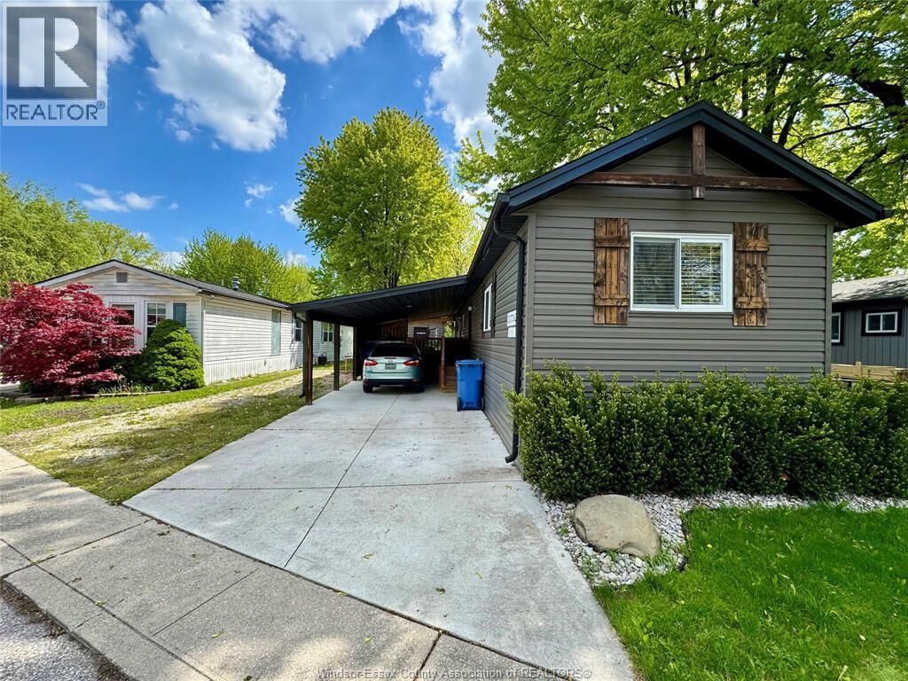 Property Photo:  160 Michael  ON N8N 2V6 