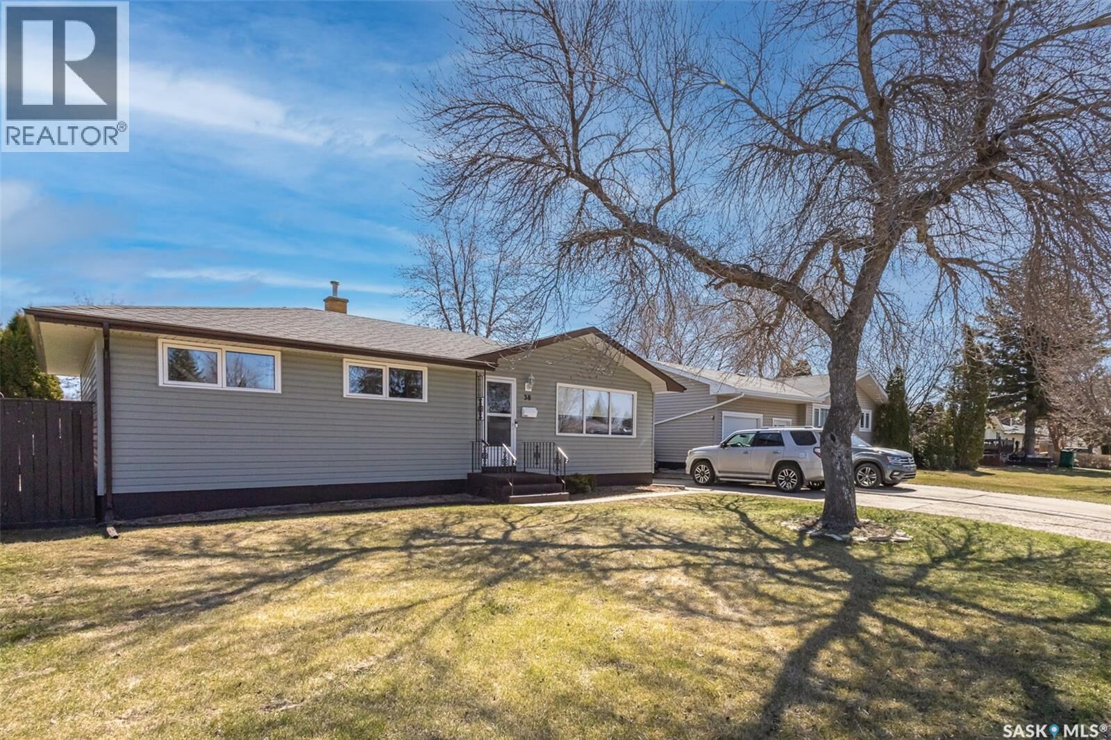 Property Photo:  38 Morris Drive  SK S7L 3T9 