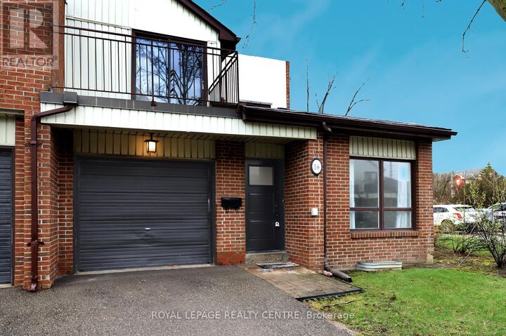 Property Photo:  1021 Cedarglen Gate 16  ON L5C 3A7 
