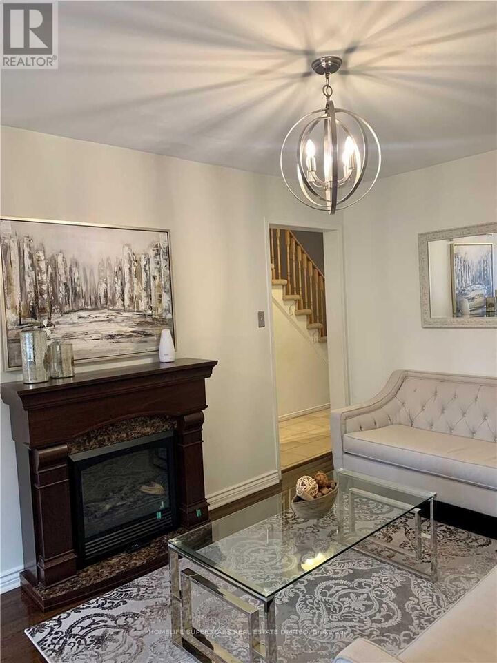 Property Photo:  550 Steddick Court 38  ON L5R 3S8 