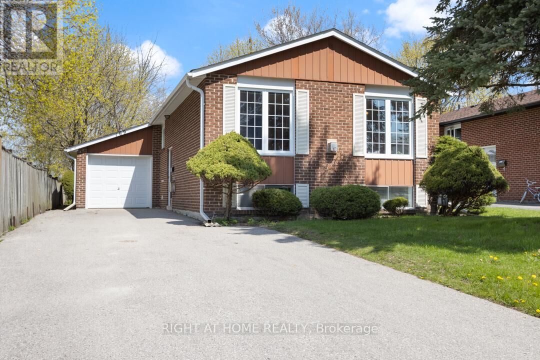 Property Photo:  169 William Roe Boulevard  ON L3Y 1B4 