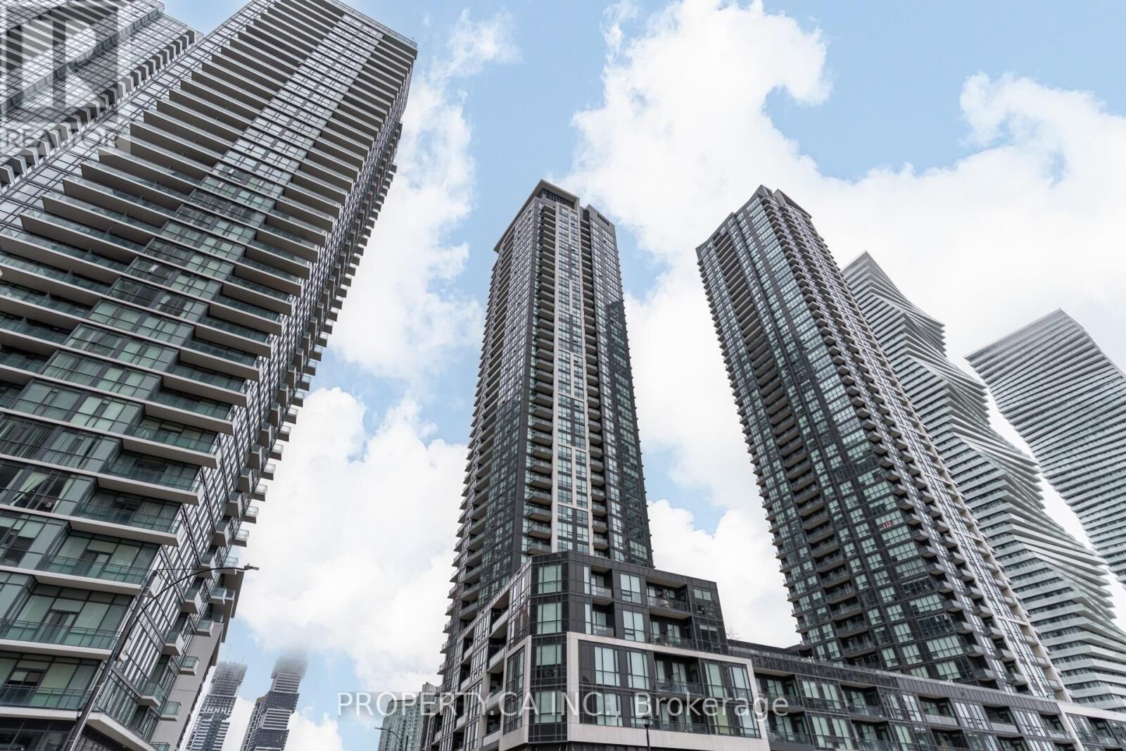 Property Photo:  510 Curran Place 3904  ON L7B 1K4 