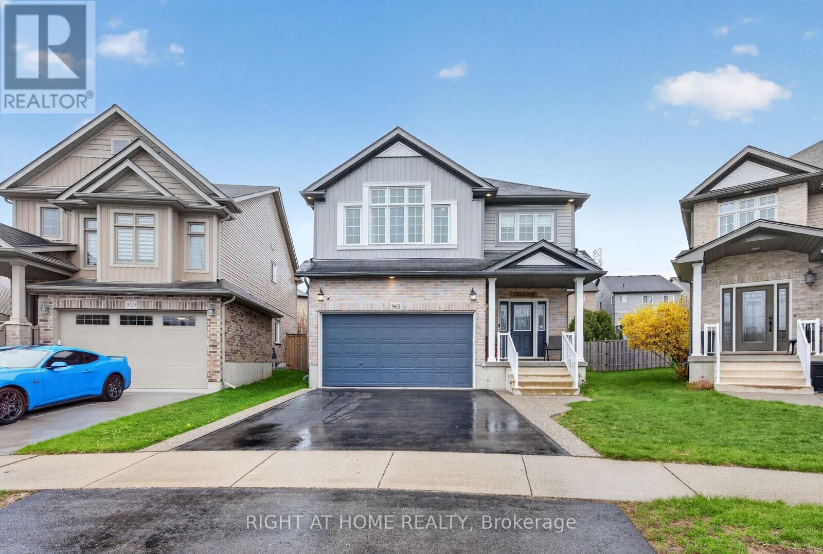 Property Photo:  963 Bianca Court  ON N2R 0A5 