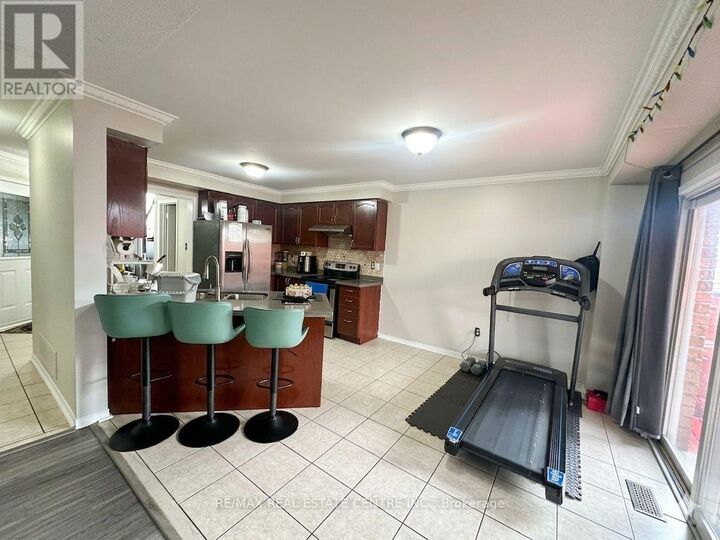 Property Photo:  82 Earl Grey Crescent  ON L7A 2L2 