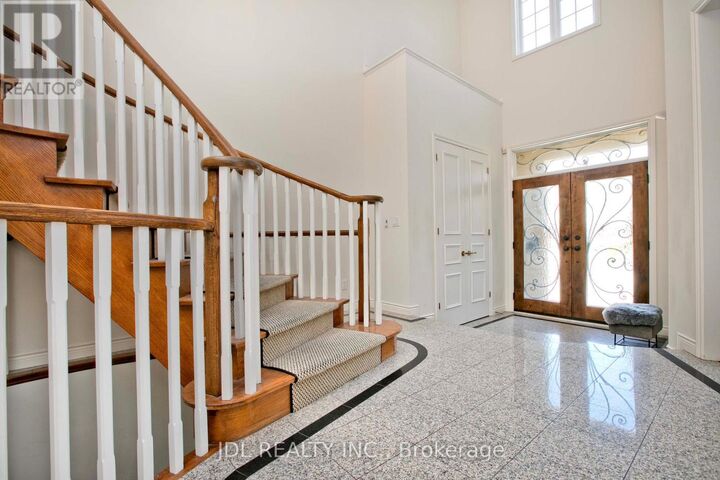Property Photo:  53 Aldershot Crescent  ON M2P 1L7 