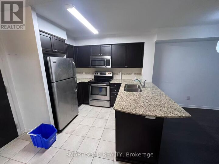 Property Photo:  73 King William Crescent 512  ON L4B 0C2 