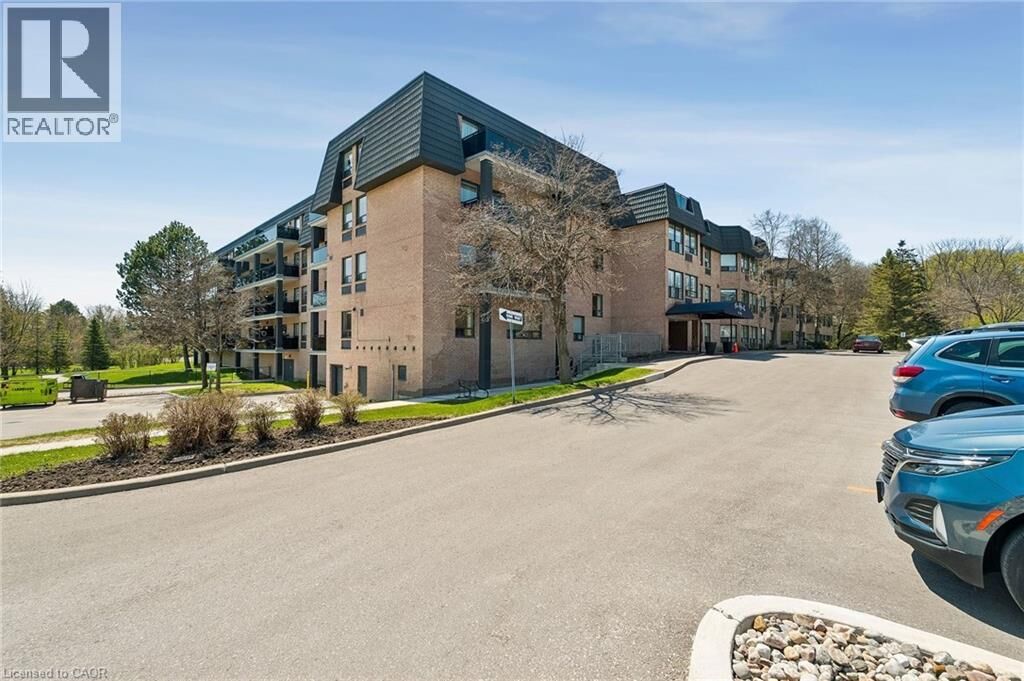 Property Photo:  155 Main Street North 327  ON L3Y 8C2 