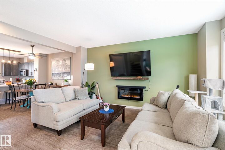 Property Photo:  2819 Maple Way NW  AB T6T 0Z7 