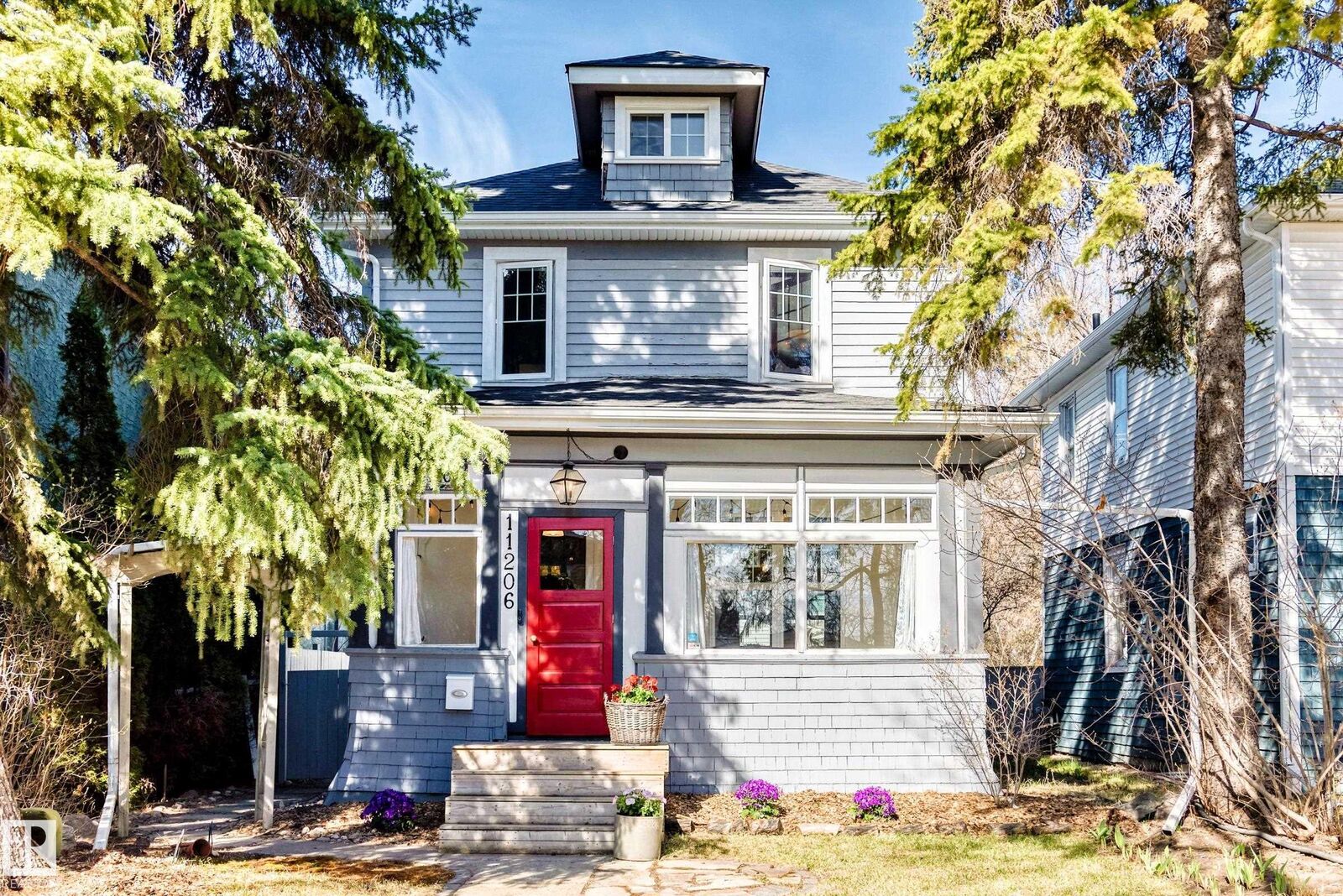 Property Photo:  11206 126 Street NW  AB T5M 0R2 