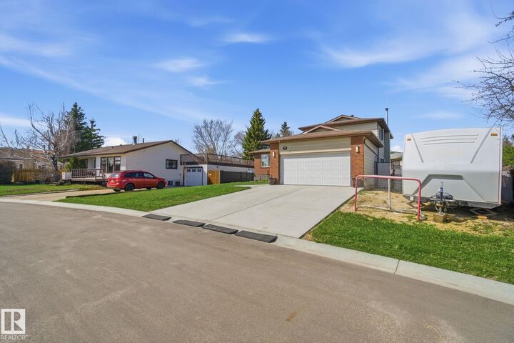 Property Photo:  9 Prospect  AB T8R 1N7 