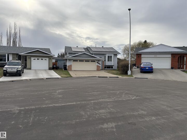 Property Photo:  4908 17 Avenue NW  AB T6L 2Y7 