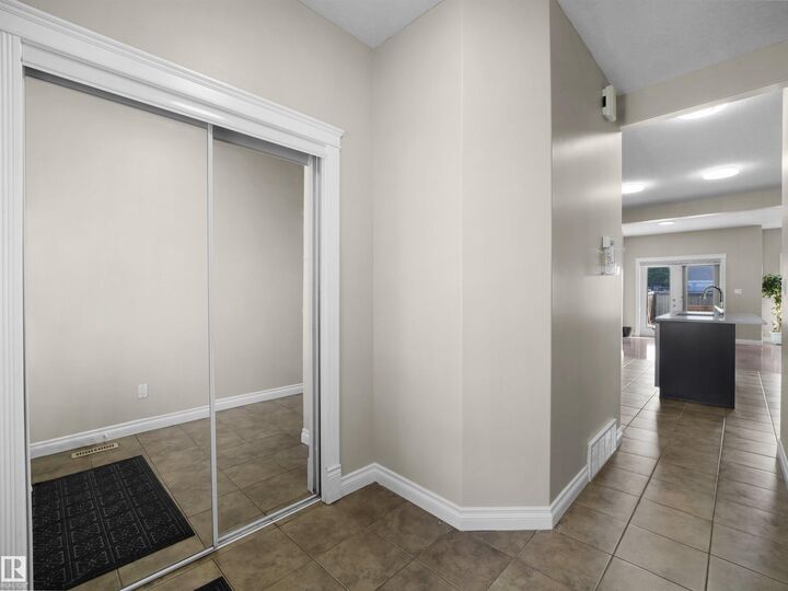 Property Photo:  2511 29 Street NW  AB T6T 0G8 