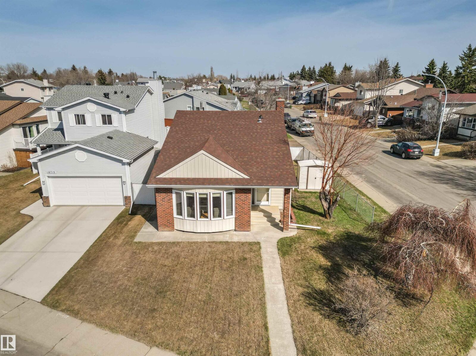 Property Photo:  16711 94 Street NW  AB T5Z 1Y1 