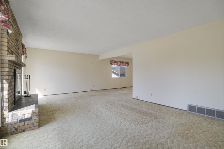 Property Photo:  10912 40 Avenue NW  AB T6J 0P8 