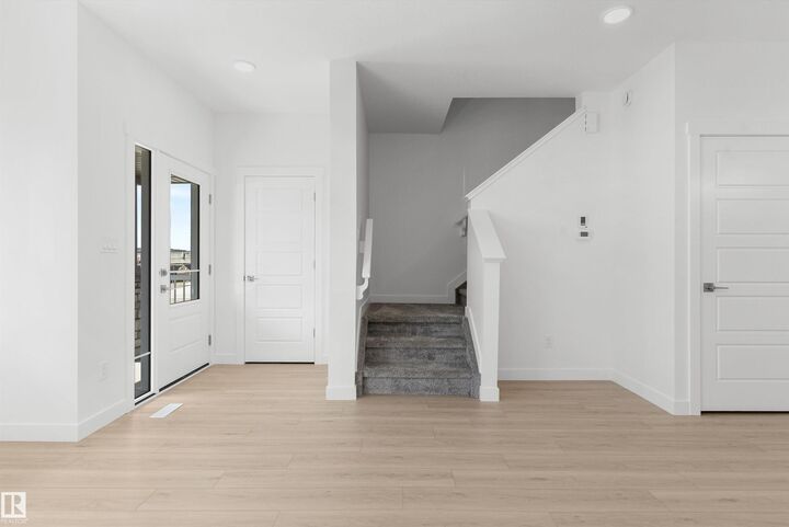 Property Photo:  1056 14 Avenue NW  AB T6T 2W7 