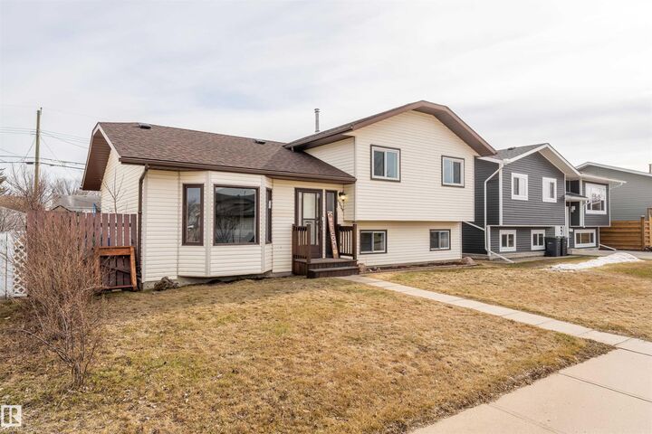 Property Photo:  6009 53 Avenue  AB T9M 1T4 