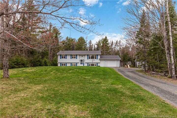 Property Photo:  64 Maplewood Drive  NB E3B 7Z1 