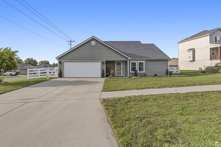 Property Photo: 2730 Oakwood Drive KS 66441