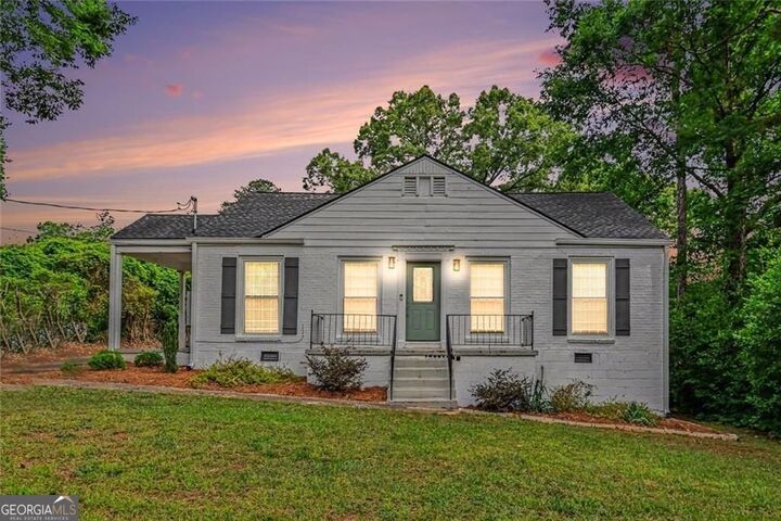 Property Photo: 3092 Leeland Road GA 30032