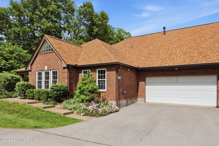 Property Photo:  1404 Eastbridge Ct  KY 40223 