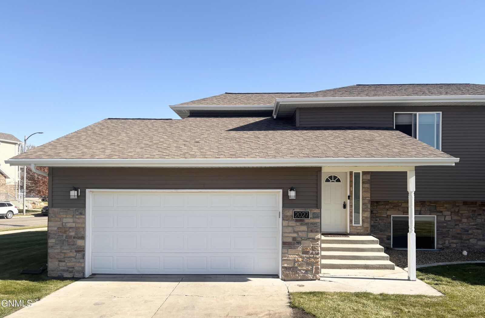 Property Photo:  2027 Koch Drive  ND 58503 