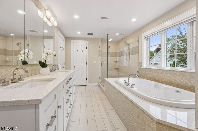 Property Photo:  18 Sandy Hill Rd  NJ 07928 