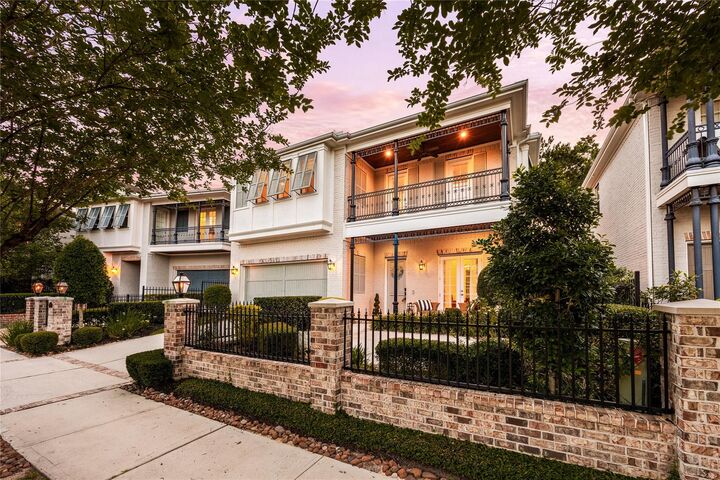 Property Photo:  172 McGoey Circle  TX 77384 