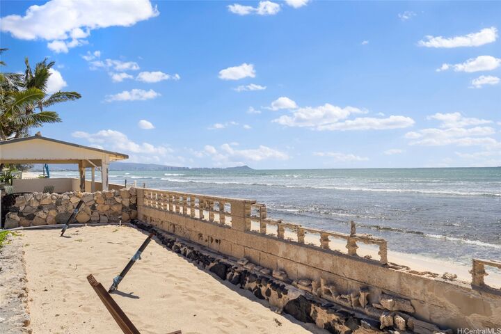 Property Photo:  