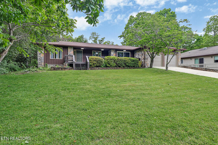 Property Photo:  104 Baltusrol Rd  TN 38558 