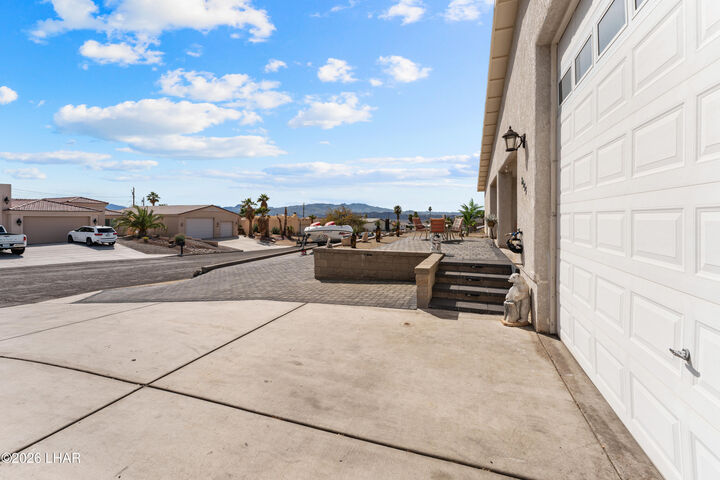 Property Photo:  2555 Tradewind Dr  AZ 86403 