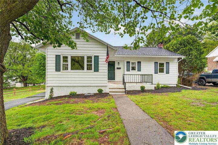 Property Photo:  223 Oak Street  PA 18072 